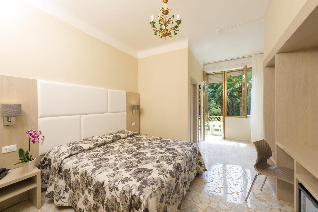 Albergo Battelli (Adults Only) Marina di Pietrasanta Exterior photo