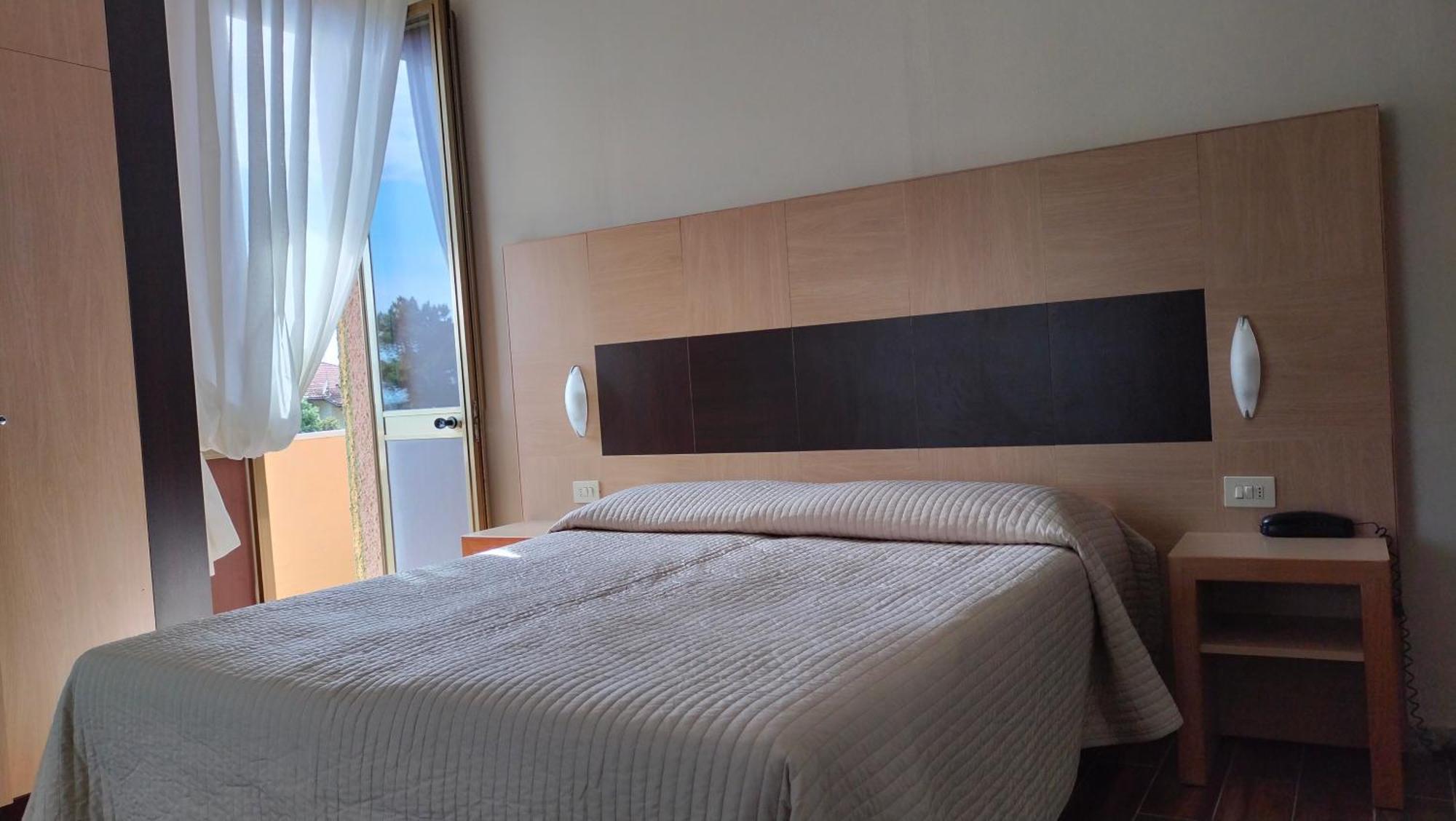 Albergo Battelli (Adults Only) Marina di Pietrasanta Exterior photo
