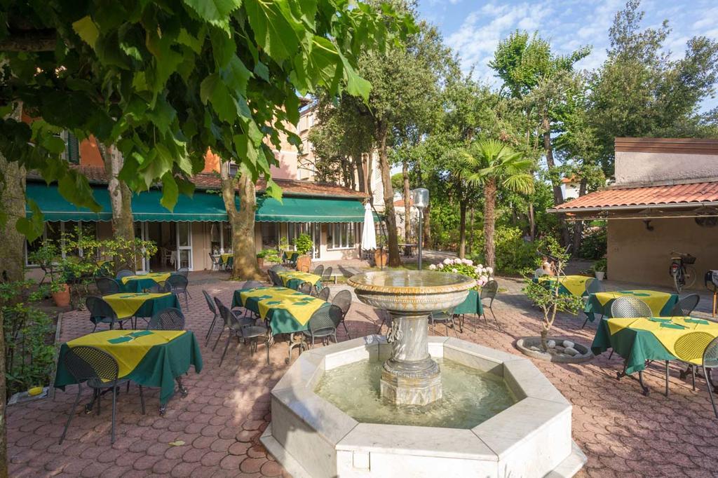 Albergo Battelli (Adults Only) Marina di Pietrasanta Exterior photo