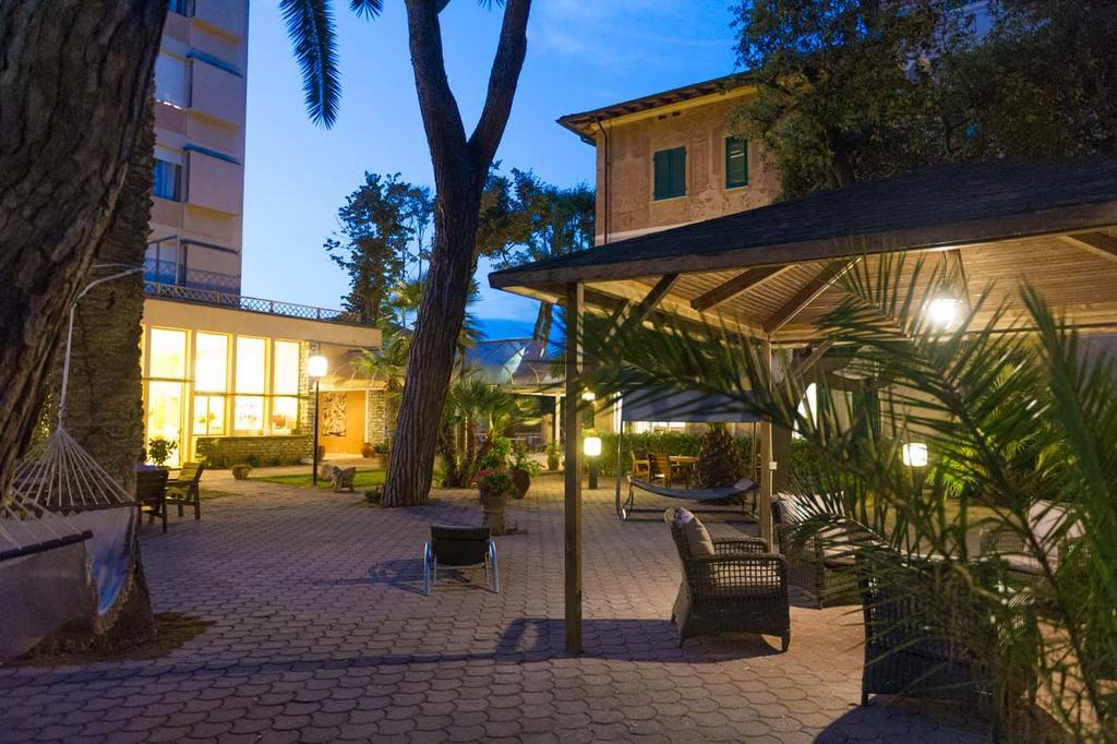 Albergo Battelli (Adults Only) Marina di Pietrasanta Exterior photo