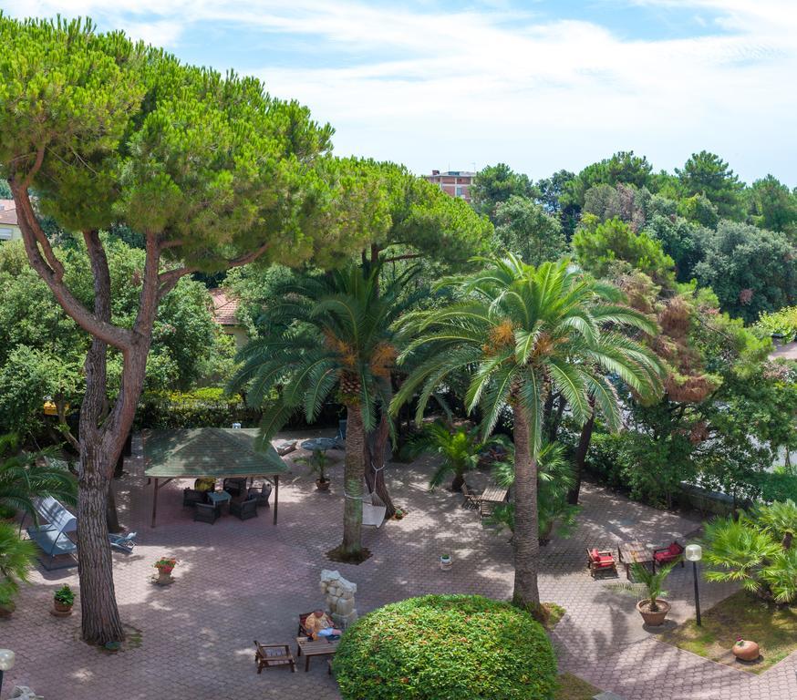 Albergo Battelli (Adults Only) Marina di Pietrasanta Exterior photo