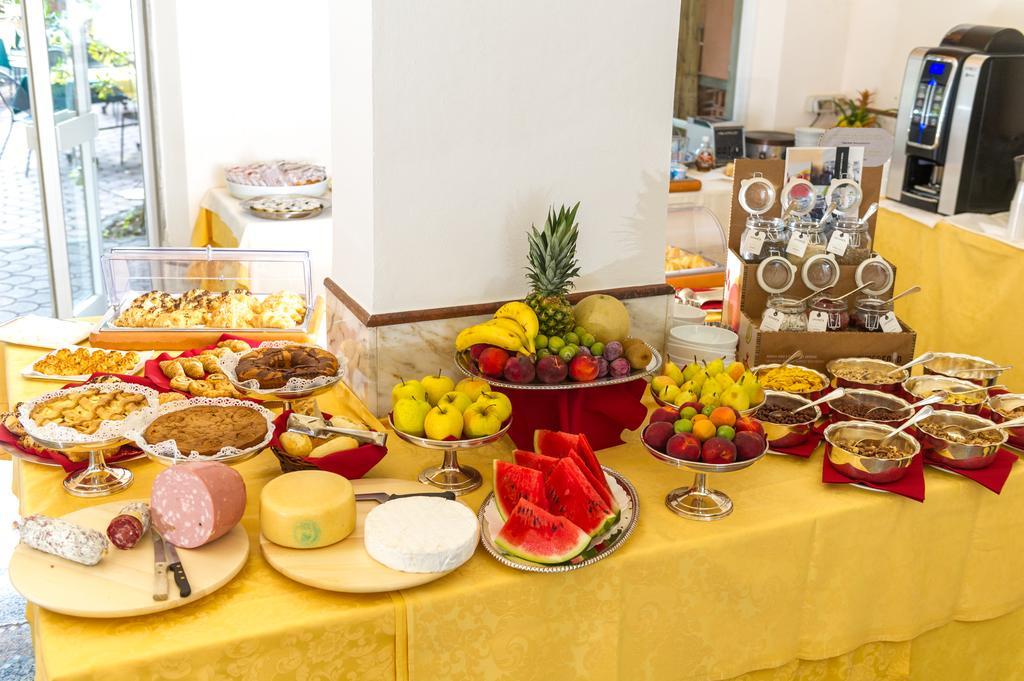 Albergo Battelli (Adults Only) Marina di Pietrasanta Exterior photo