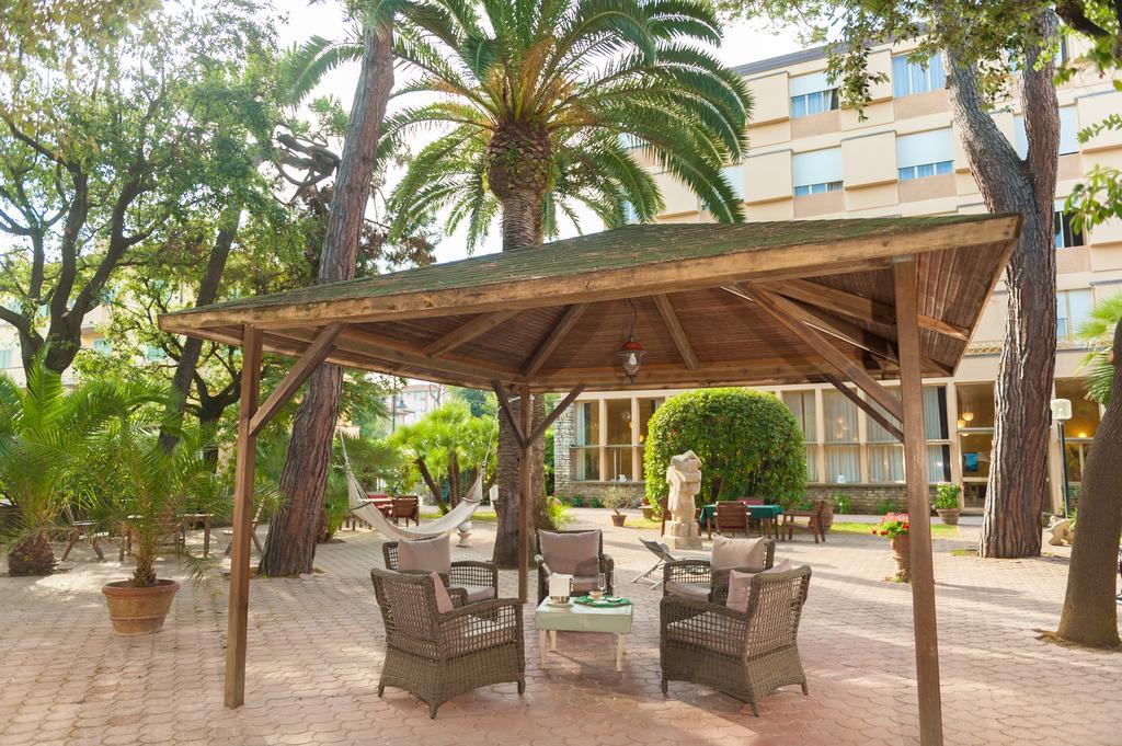 Albergo Battelli (Adults Only) Marina di Pietrasanta Exterior photo