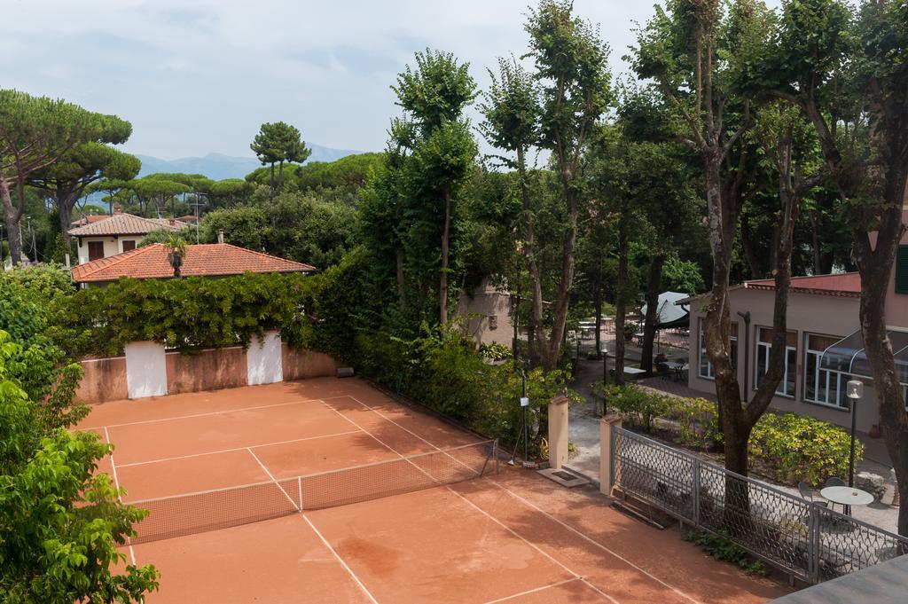 Albergo Battelli (Adults Only) Marina di Pietrasanta Exterior photo